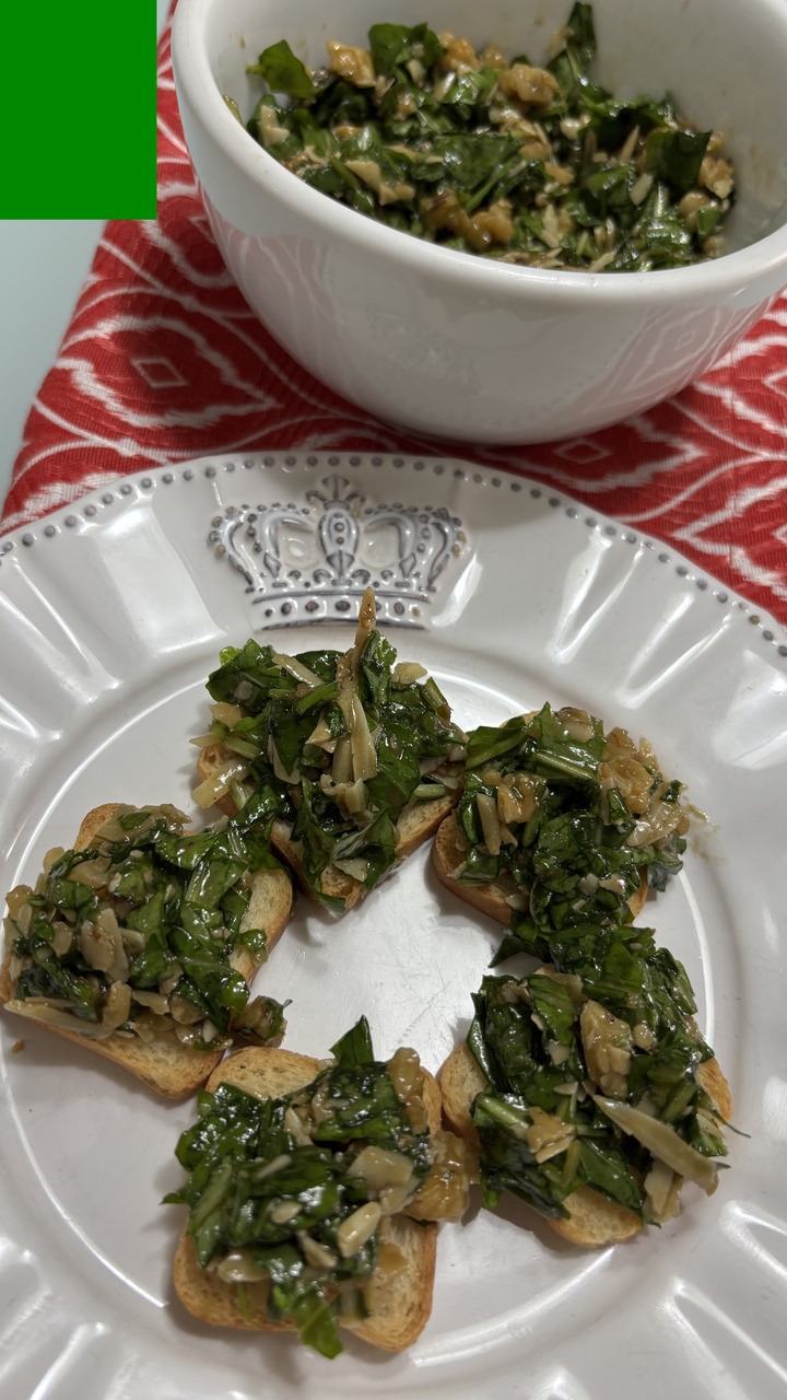 Entradinha de Rúcula com Parmesão e Nozes